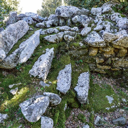 The stairs that led up the wall, in the southern curtain (photoIvo Piras)