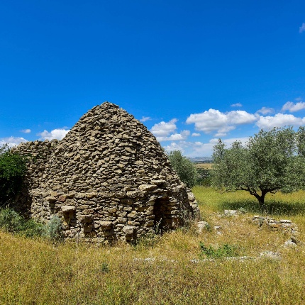 Pinnetta in pietra nelle campagne (foto Ivo Piras)