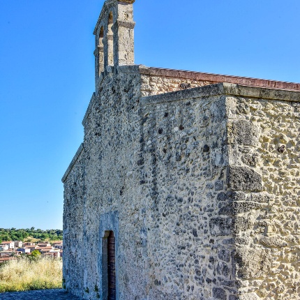 Vista laterale della facciata (foto Ivo Piras)
