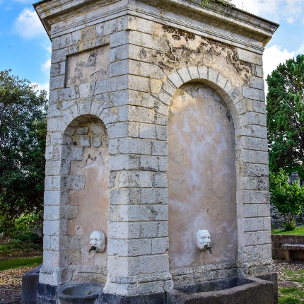 The fountain seen from the front (photoIvo Piras)