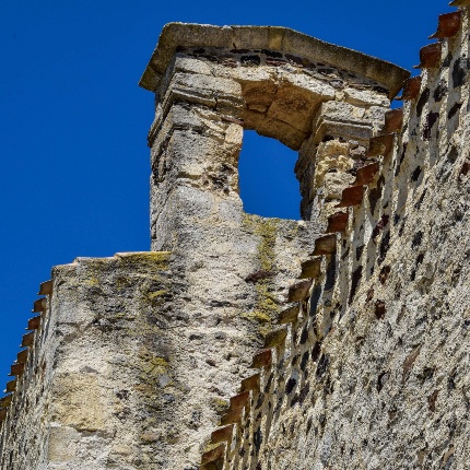 Bell tower with single lancet window (photoIvo Piras)