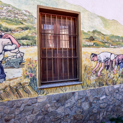Liliana Cano 1982. The farmers working in the fields. (photoIvo Piras)