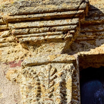 Floral motif above the portal (photoIvo Piras)