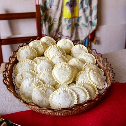 Bonorva, S'Ischiglia. A typical sweet from Bonorva. (photoIvo Piras)