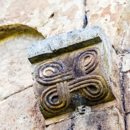 Decorated pendant with geometric motif (photoIvo Piras)