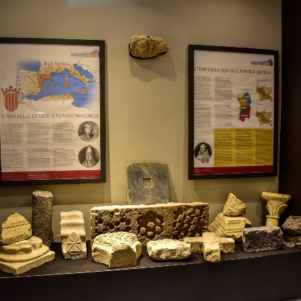 Architectural artifacts displayed in the museum (photoIvo Piras)