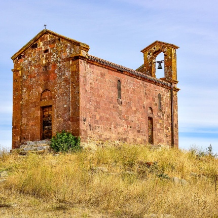 Left side with portal and two windows (photoIvo Piras)