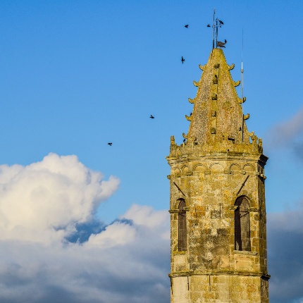 Veduta del campanile a canna ottagonale con cuspide (foto Ivo Piras)