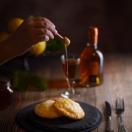Seadas with honey. (photoGlauco - stock.adobe.com)