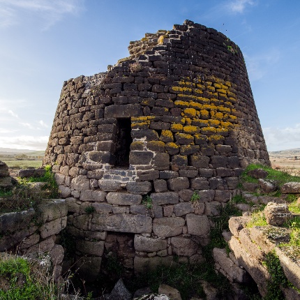 "Nuraghe Oes. Detail of the central tower" (photoGiuseppe Lonis)