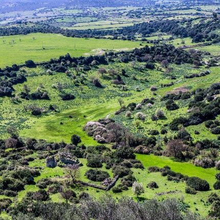 Nuraghe Funtana visto dall'alto del Monte Zuighe (foto Giuseppe Lonis)