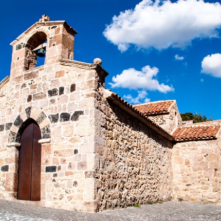 Side view of the building with a Latin cross floor plan. (photoGiuseppe Lonis)