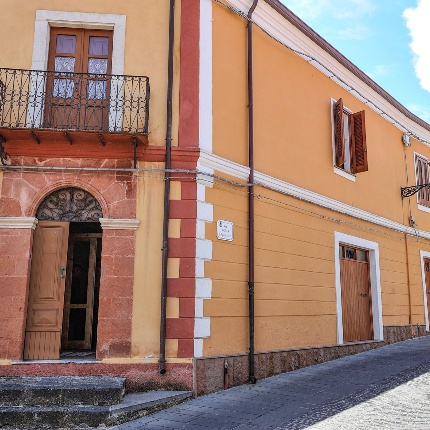 Entrance of the museum seen from the outside (photoIvo Piras)