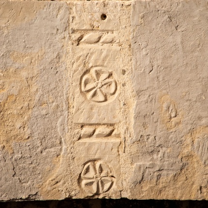 Some decorations present in the bays (photoIvo Piras)