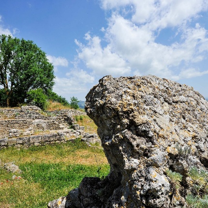 Ruderi della residenza fortificata (foto Ivo Piras)