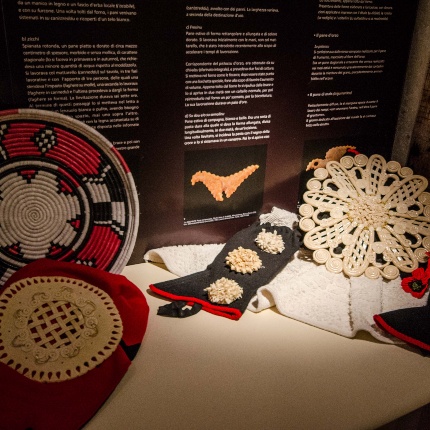 Esposizione del pane tipico rituale (foto Angelo Marras)