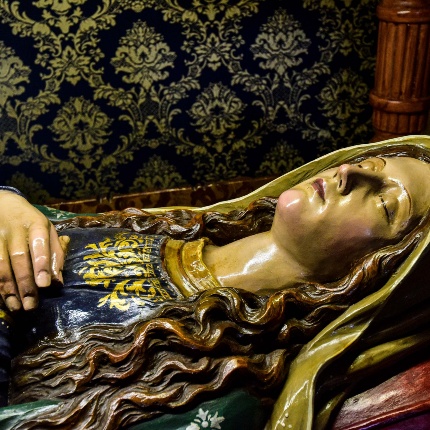 Statue of the sleeping Madonna (photoIvo Piras)