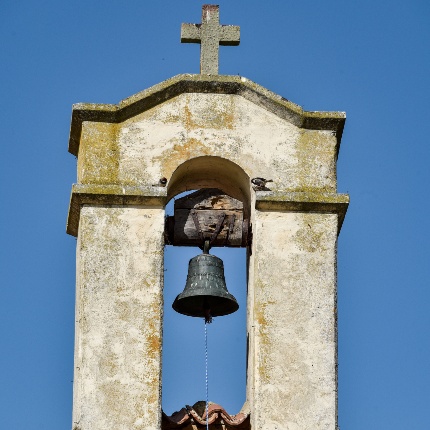 Detail of the rear bell tower with the single-lancet window that houses the bell. (photoIvo Piras)