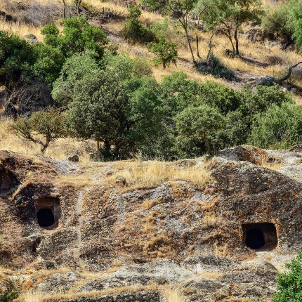 Necropoli a domus de janas di Su Canale (foto Ivo Piras)