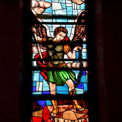 Dettaglio sul mosaico della finestra (foto Ivo Piras)