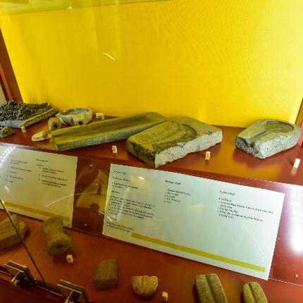 Matrici di fusione per strumenti agricoli in rame (foto Ivo Piras)