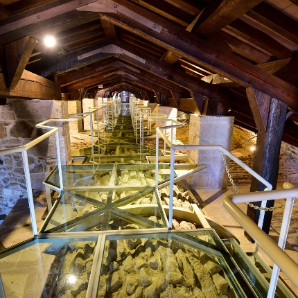 Percorso nel sottotetto con l'antica volta a botte (foto Ivo Piras)