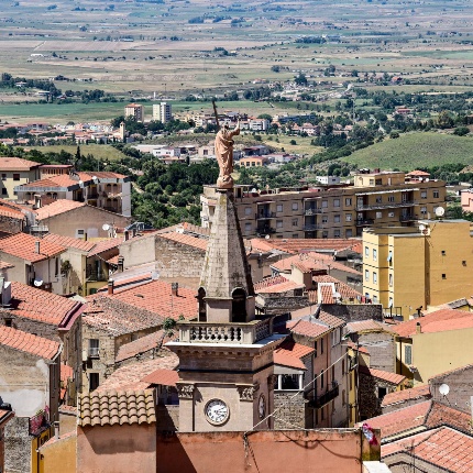 Church of Santa Lucia. Bell tower with the Madonna statue. (photoIvo Piras)