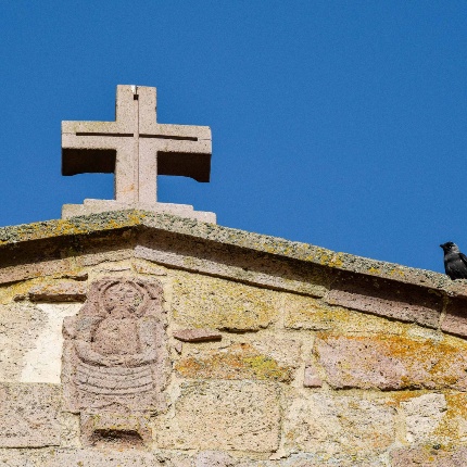 Top of the front facade (photoIvo Piras)