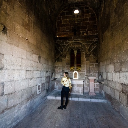Upper level environment of the portico, barrel vaulted and overlooking the central nave (photoAngelo Marras)