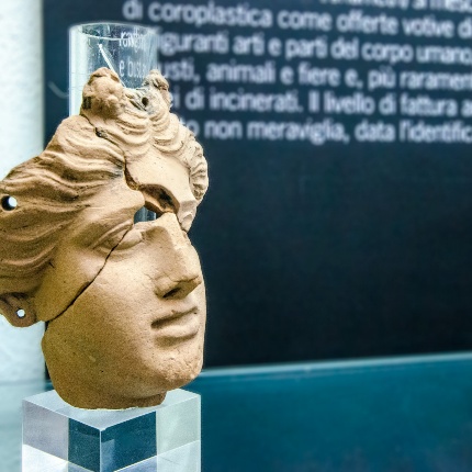 Female votive head (4th-1st centuries BC) (photoAngelo Marras)