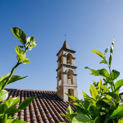 Square-plan bell tower (photoAngelo Marras)