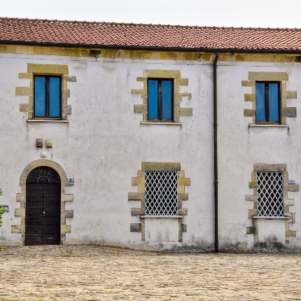 Detail of the entrance (photoIvo Piras)