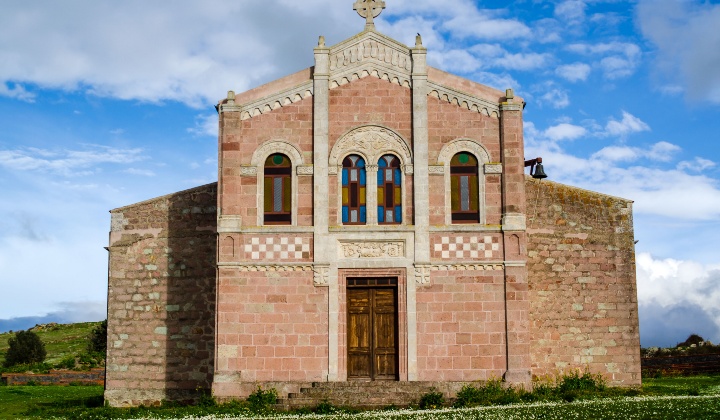 The facade in pleasant Art Nouveau style