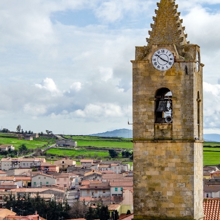 Rectangular bell tower, to which a small pyramid was added later. (photoAngelo Marras)