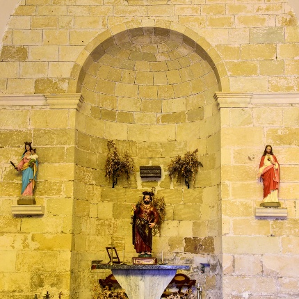 Interior of the building with a single nave without chapels (photoIvo Piras)