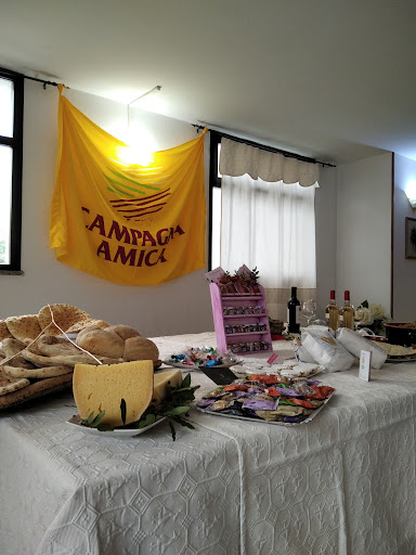 Locale interno (foto Google Maps, Le Liliacee)