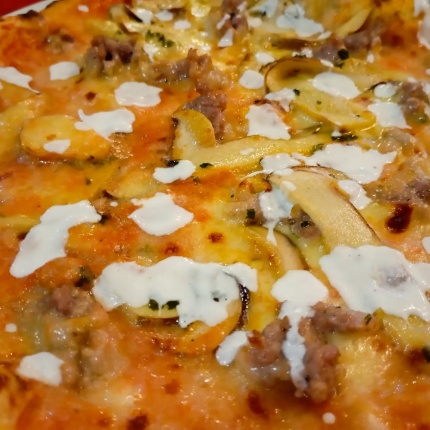 Pizza (foto Facebook, Il Teatro Ristorante - Pizzeria)