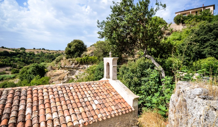 Veduta del tetto e del campaniletto