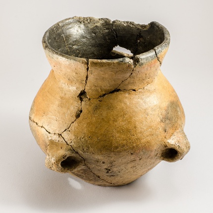 Torralba, Archaeological Museum of the Valley of the Nuraghi. Small jar with four handles (13th century BC). (photoGiuseppe Lonis)