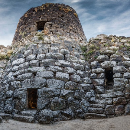 Panorama of the courtyard (photoGiuseppe Lonis)