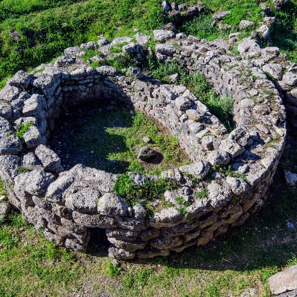Hut 2 of the village (photoGiuseppe Lonis)