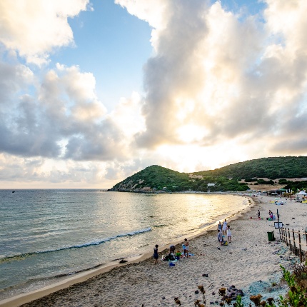 Veduta dell'arenile al tramonto (foto Angelo Marras)
